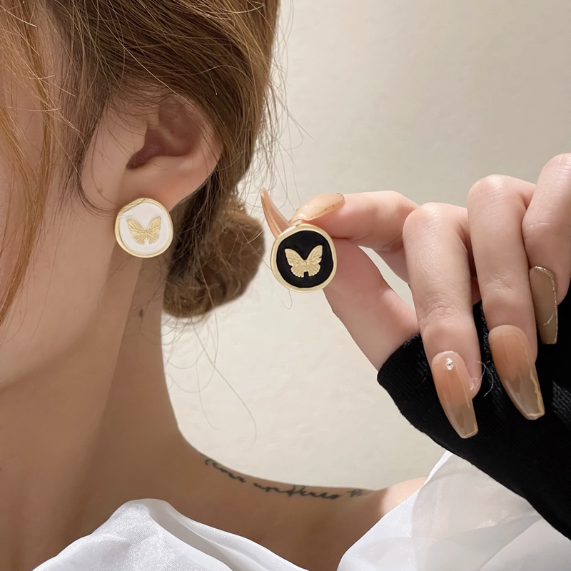 Anting Stud Desain Bunga Tulip Aksen Mutiara Untuk Wanita