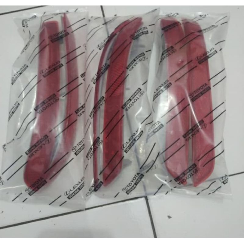 Reflektor bumper mobil innova reborn original