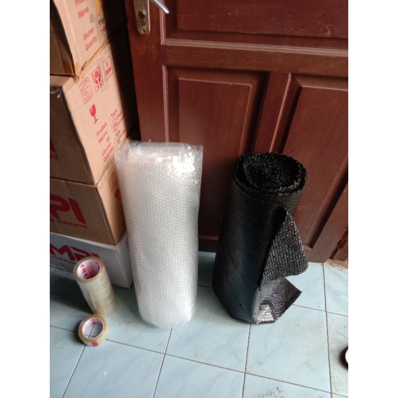 

bubble warp hitam / putih obral lebar 62,5 cm panjang 10 meter