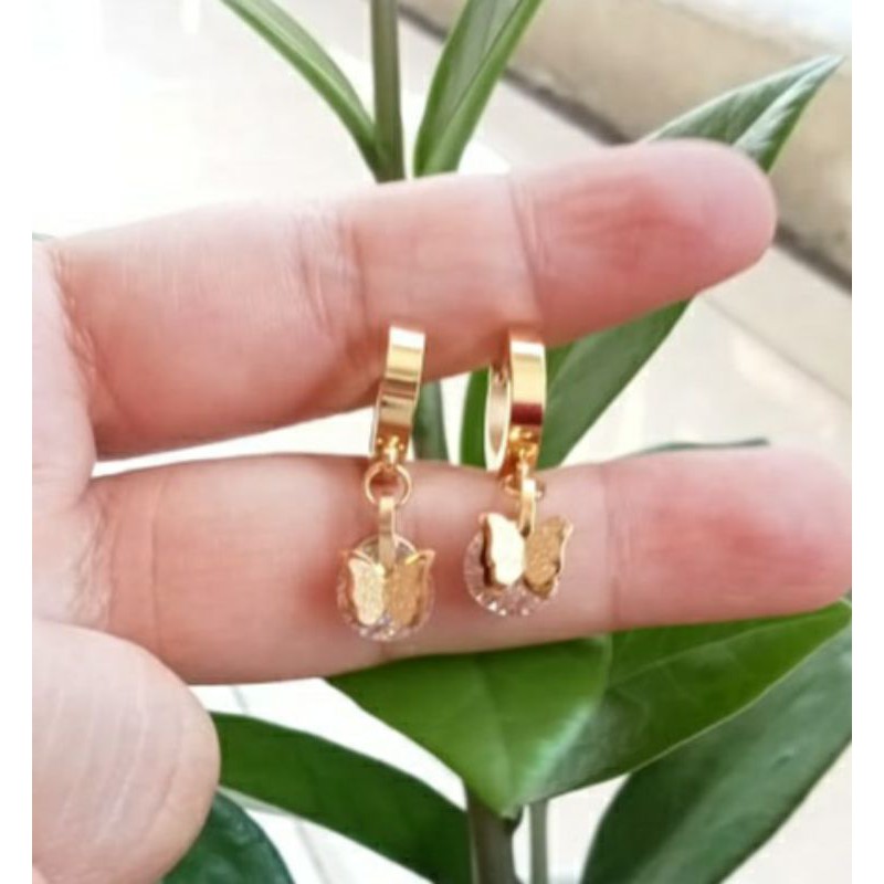 anting titanium wanita kupu-kupu