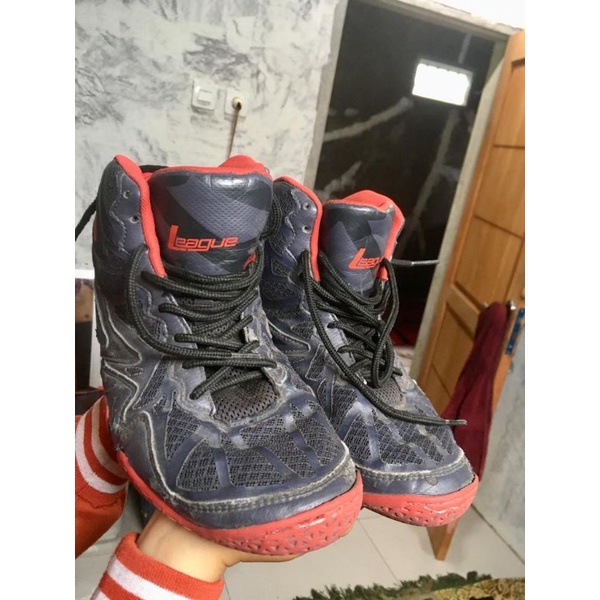 Sepatu basket league thypoon dan hrcn (2 pasang)