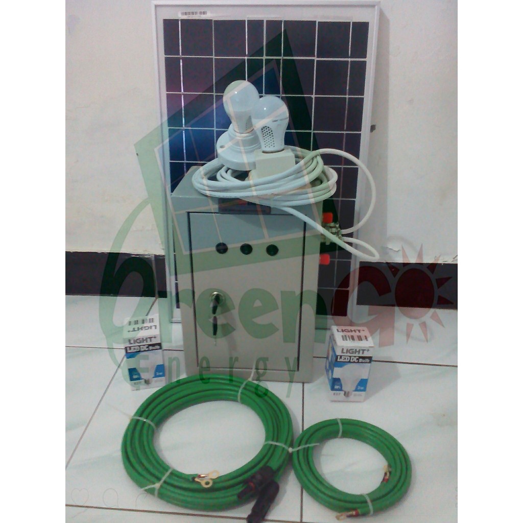 Pembangkit listrik tenaga surya untuk camping