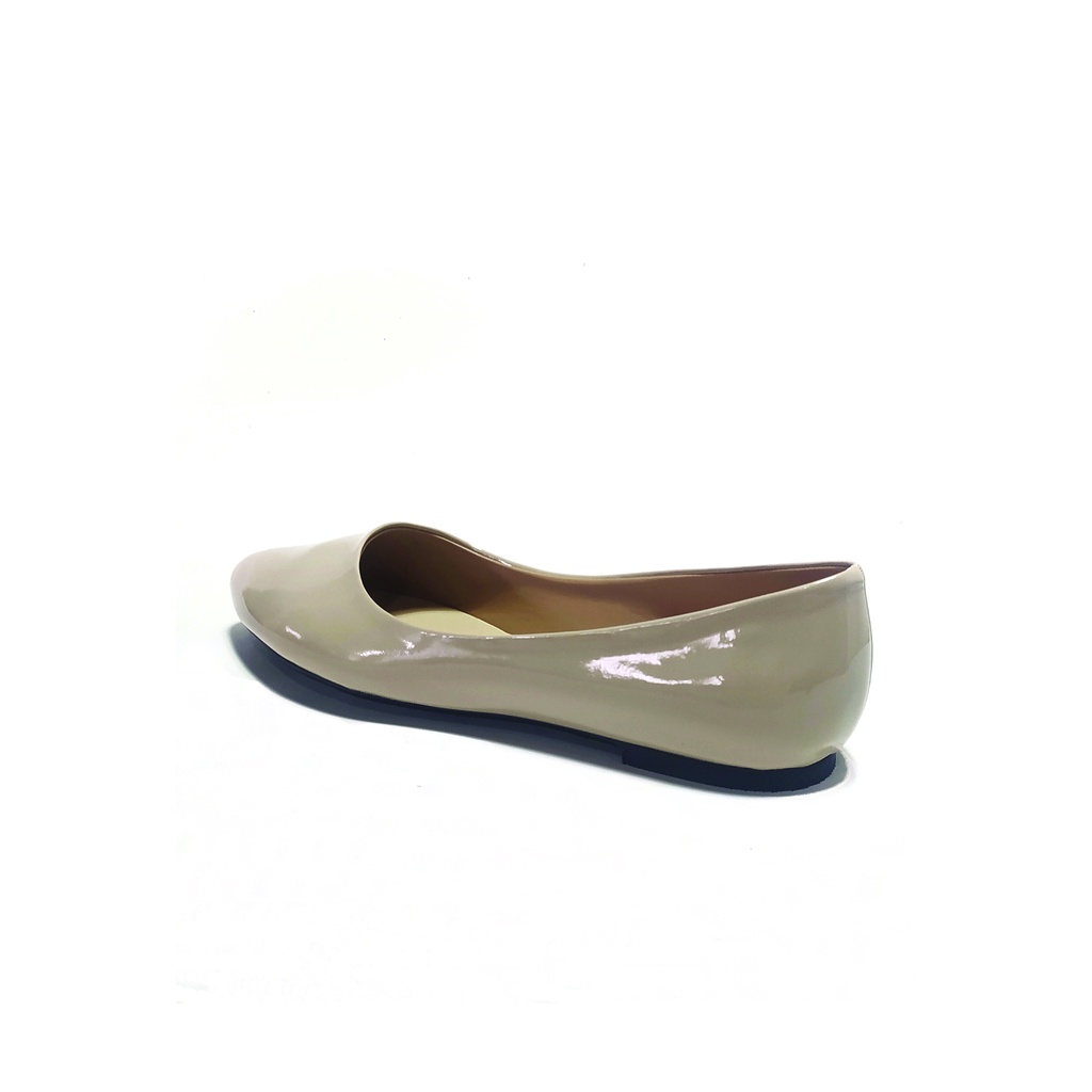 Workswell Sepatu Flat Wanita Basic Ujung Lancip Kode 3697 Creme Glosi