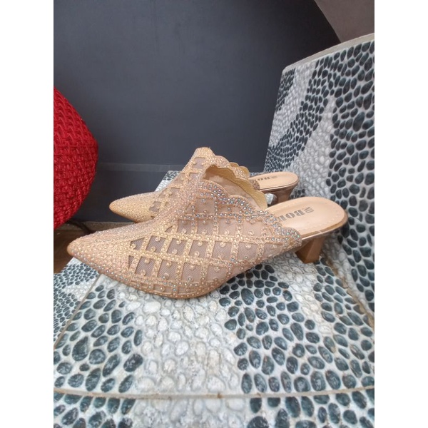 Preloved sandal Pesta Merk No body