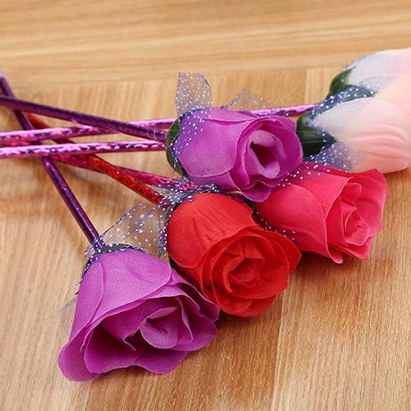 

Sangat Nyaman.. COD 1 LUSIN PULPEN GEL MOTIF BUNGA MAWAR LUCU IMUT / BOLPEN GEL KARAKTER PP50