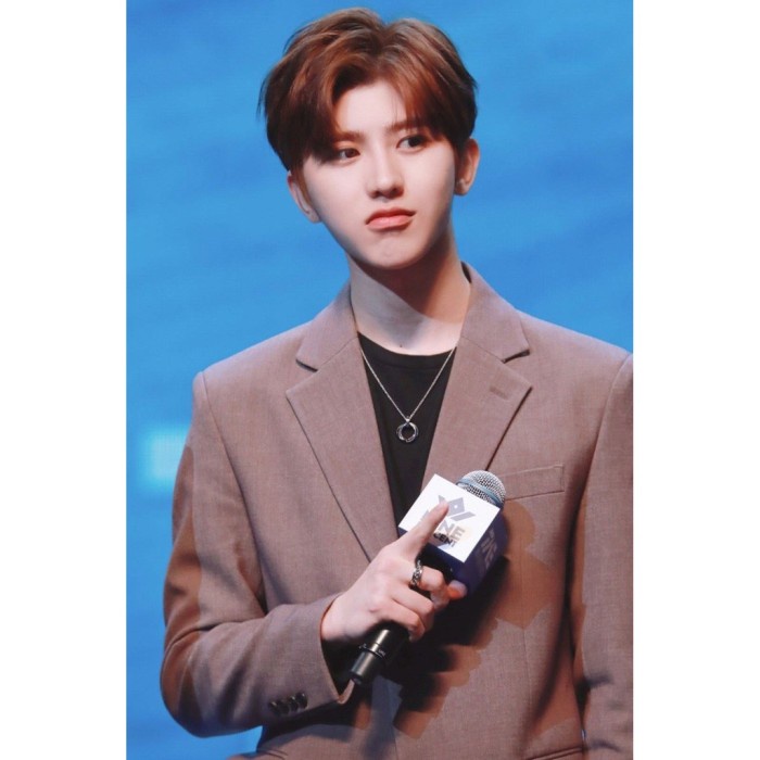 Kalung Titanium Pria Wanita Kalung Rantai Bandul Nine BTS