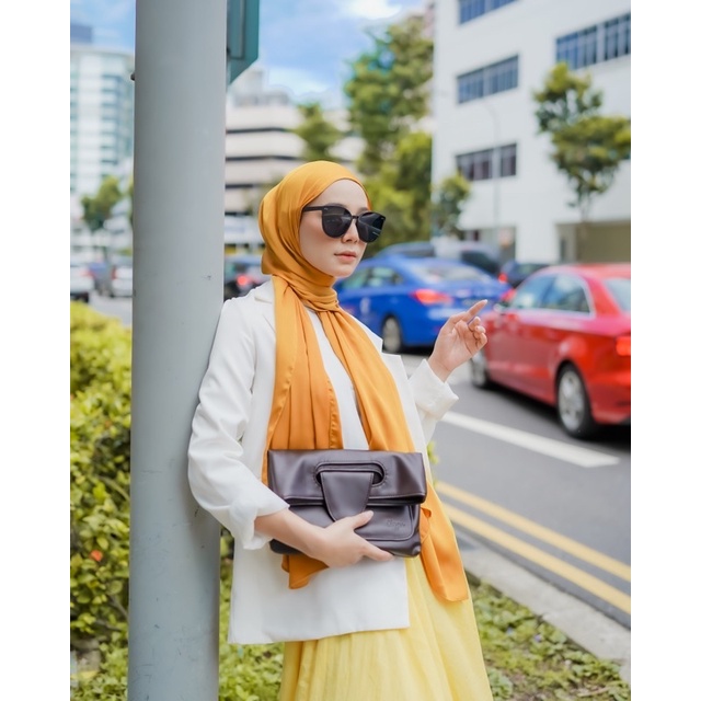 Koyu Hijab Pasmina Premium CRADENZIA SILK