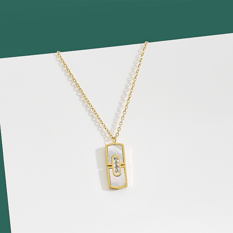 Kalung plat mata empat Titanium Korea Style Wanita Anti Karat