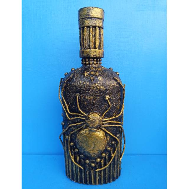 Pajangan bekas botol minuman keras import