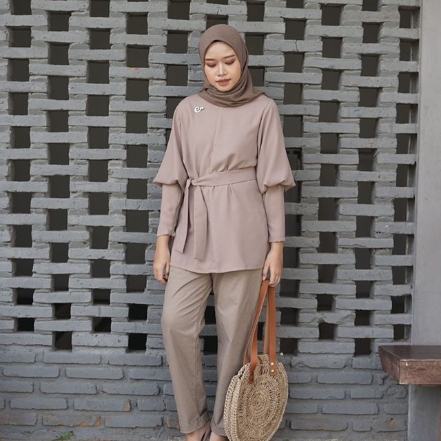 “Cesaria Top” by Ederra.id ”Preloved”