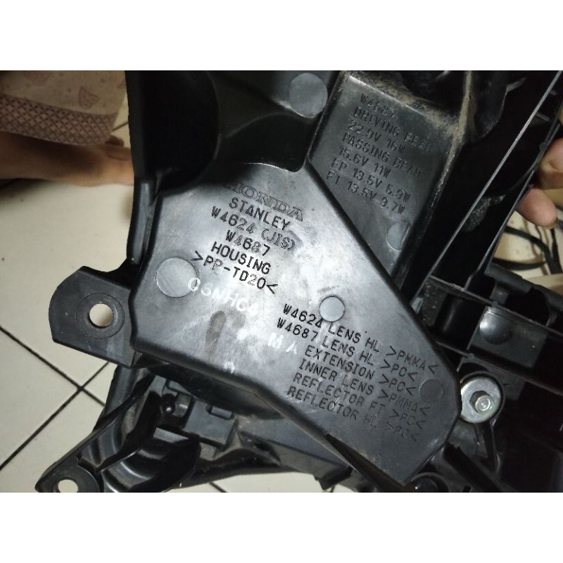 reflektor depan Vario new 150 LED