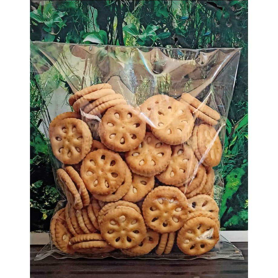 

camilan biskuit selai cream kacang enak
