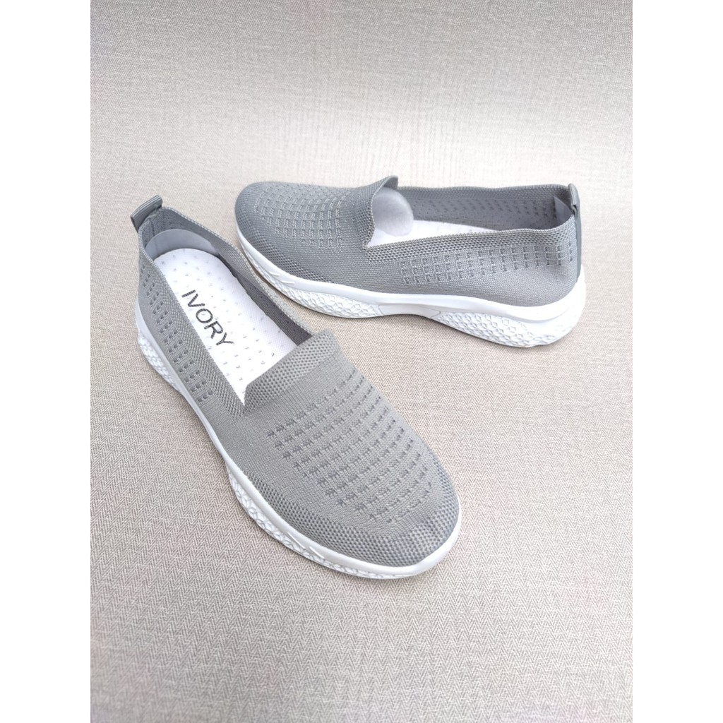 IVORY Sepatu Slip On Wanita Flat Termaruh Flyknit U99-1