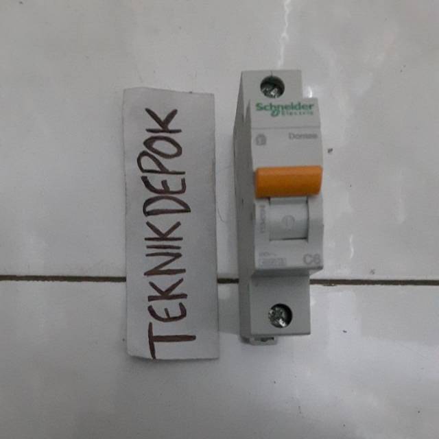 sekring 6 ampere sikring mcb domae alat pemutus listrik sikring lampu

schneider