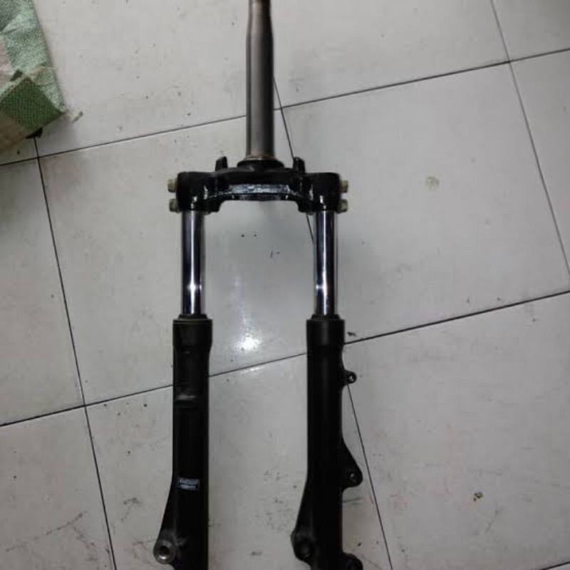 segitiga vario 125 lama 1 set shock depan vario 125 lama ori second