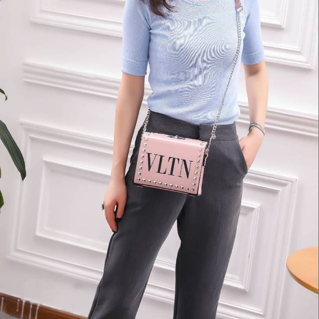 Valentino Garavani VLTN Logo Shoulder Bag #1827 01