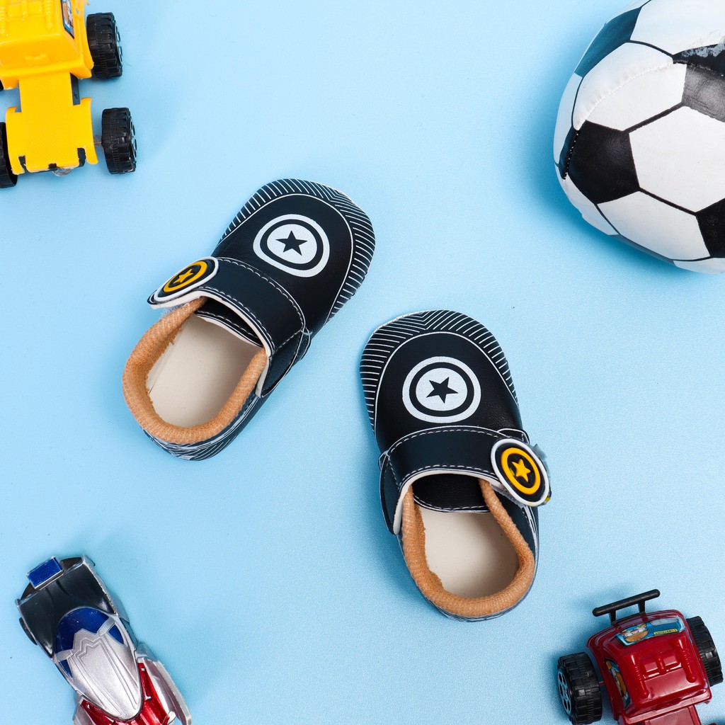 TOKOGROSIRAN.ID - SEPATU BAYI CAPTAIN HITAM PREWALKER BAYI FASHION MURAH ANTI SLIP MOTIF SUPERHERO