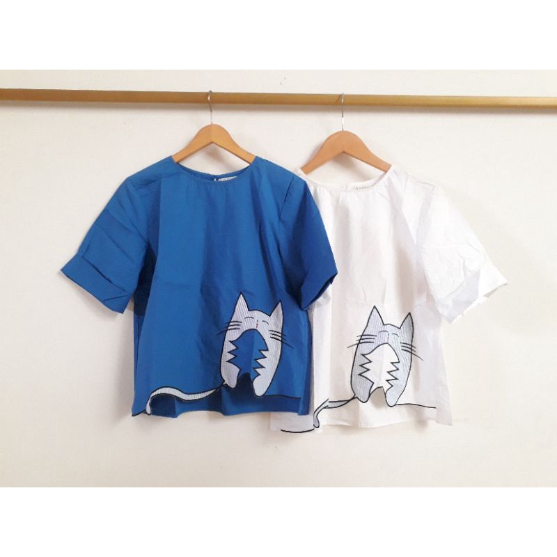 Atasan blus impor premium katun polos crop bordir kucing kartun lucu biru putih