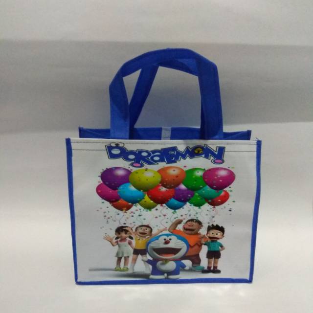 Tas ultah doraemon anak/Goodie bag doraemon/Tas ulang tahun doraemon/Tas souvenir doraemon