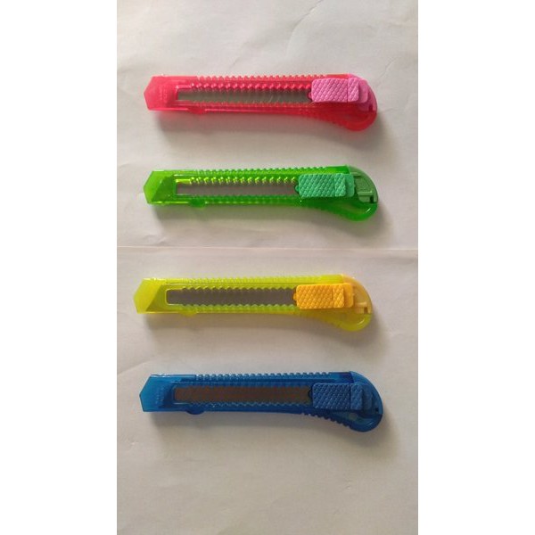 Vinztstore- Cutter Pemotong Kertas / Pisau Potong / Pisau Cutter Besar Pisau Cutter Serbaguna