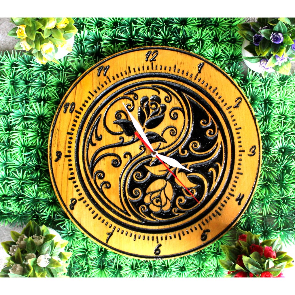 Jam dinding Ukiran Kayu
