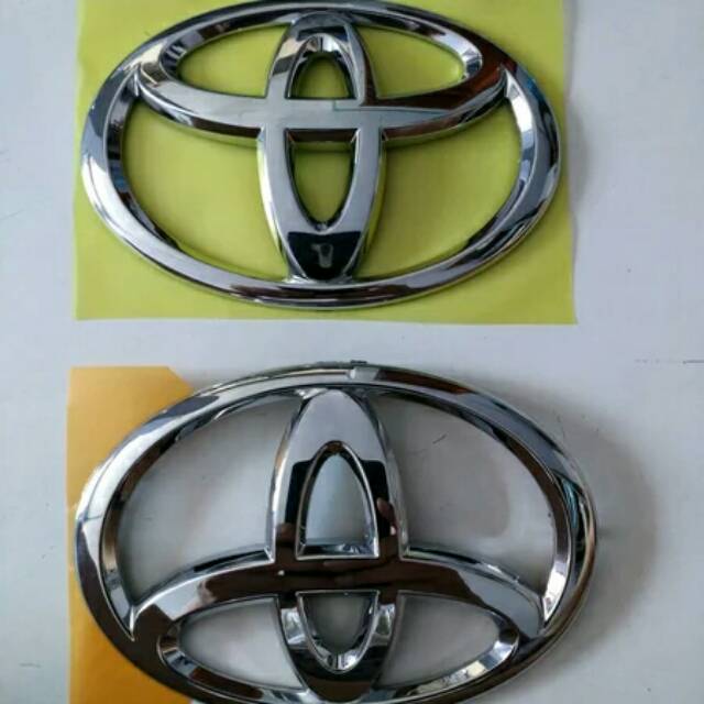Logo depan toyota rush