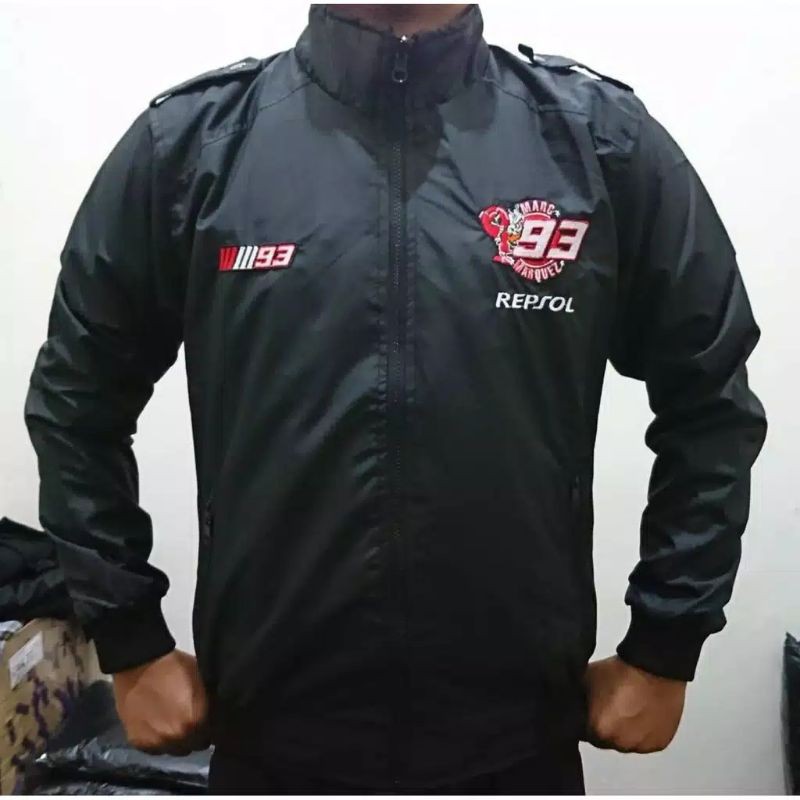 JAKET PRIA OLAHRAGA CLUB SEPAK BOLA PERSIB DAN CLUB LUAR NEGRI LAINNYA, BERBAHAN TASLAN , BISA COD