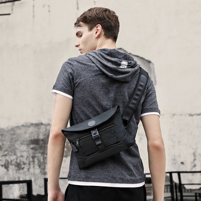 Tas Selempang Pria Korean Style Slingbag Usb Chest Bag X385