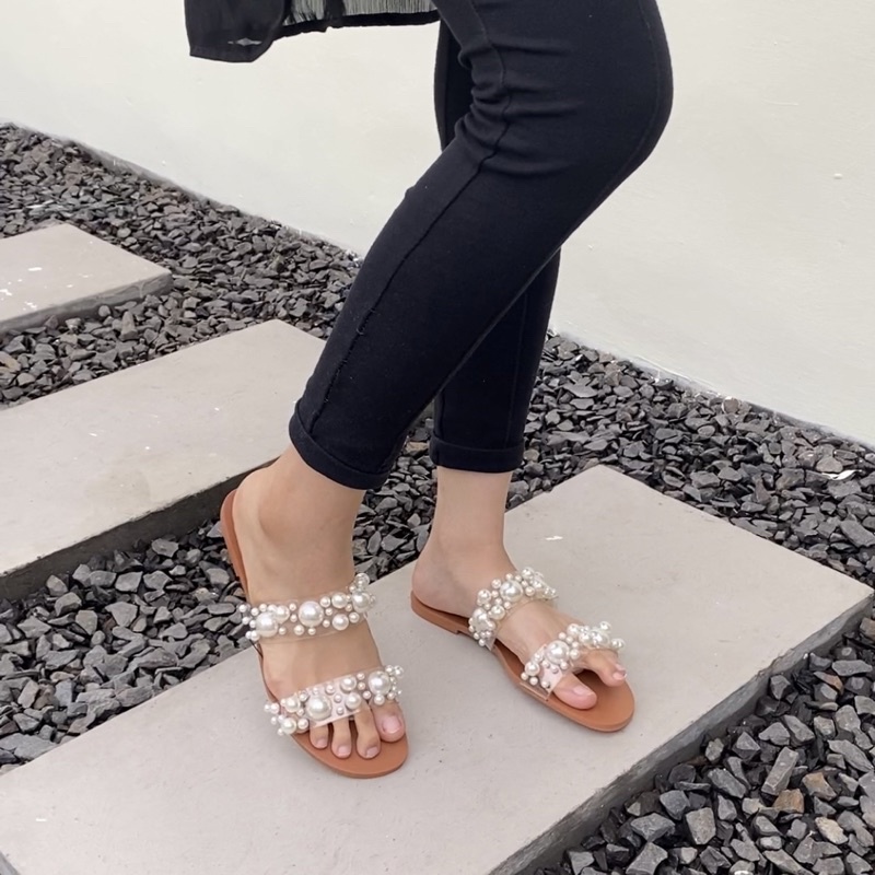 Zarr Pearly Sandal