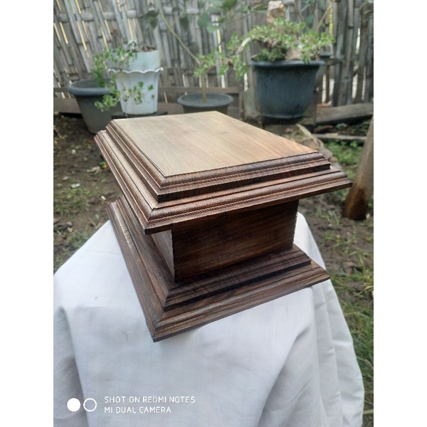 kotak tempat perhiasan,pusaka atau barang antik lainnya