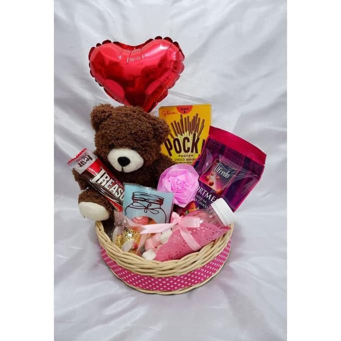 

PAKET COKLAT VALENTINE CADBURY MARSHMALLOW BUNGA MAWAR KERANJANG