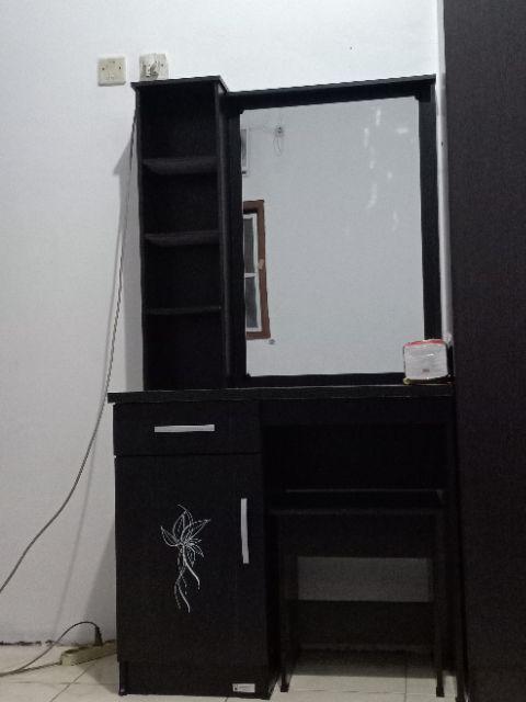 Meja Rias Mr 525