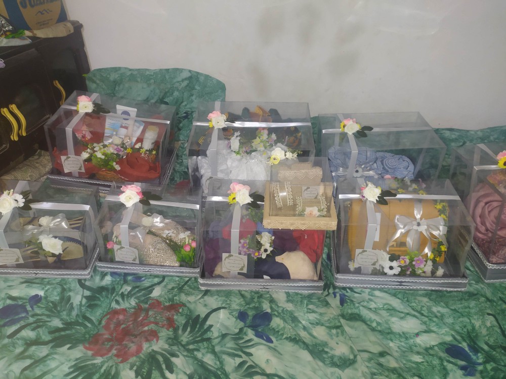 Kotak Perhiasan Anting Cincin Gelang Kalung  Untuk Seserahan Dengan Leher Kalung - Fcgka