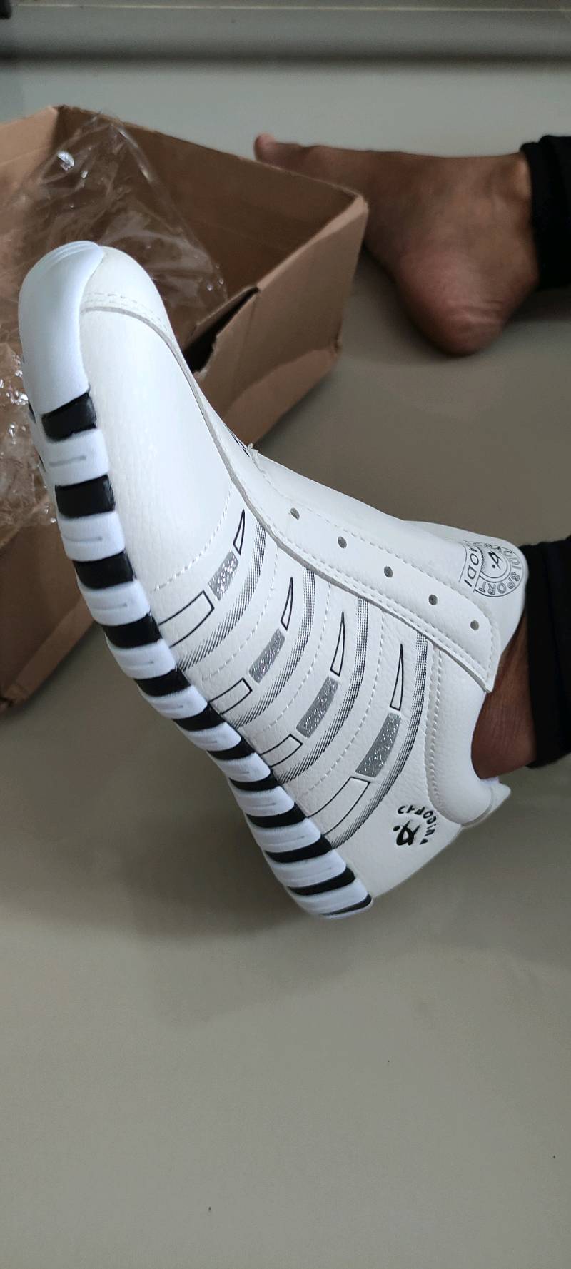 Kano Style Fashion Wanita Pu Striped Leather Casual Lace-up Sneakers