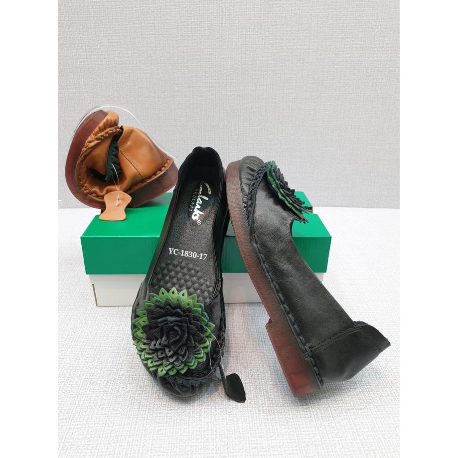 clarks women's flat shoes sale