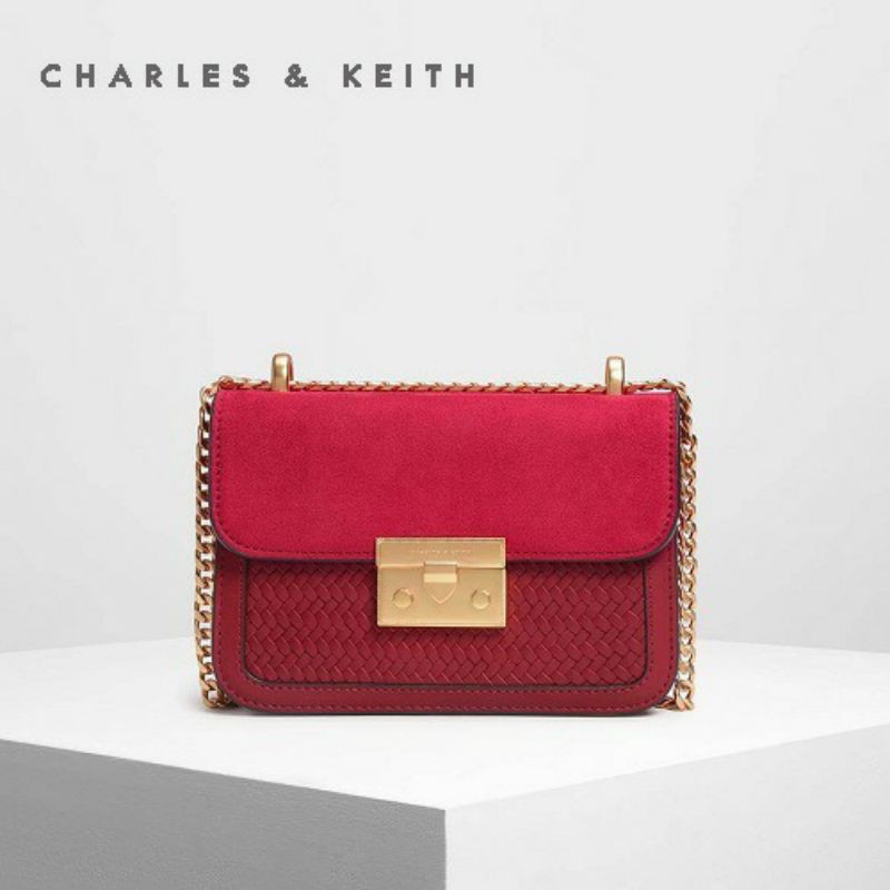 6147 CK Tekstur Push Lock Front Flap Bag. Bahan Velvet + PU Leather