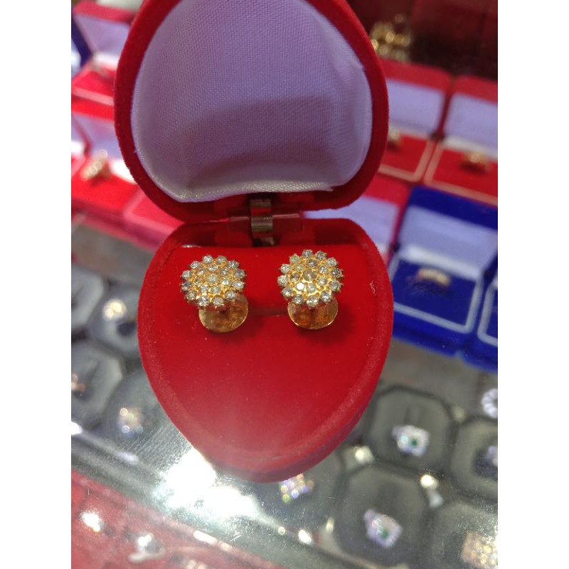 anting berlian emas