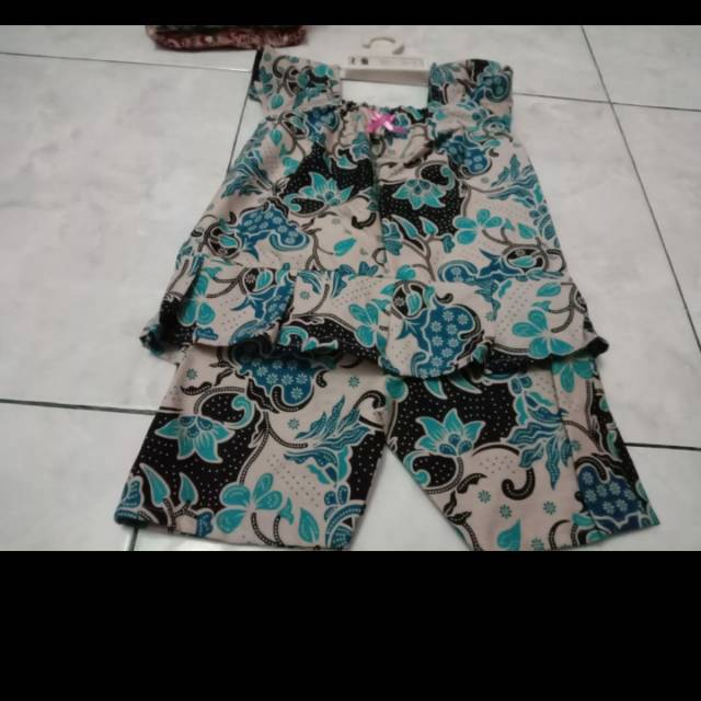 Setelan Batik Pita