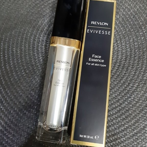 REVLON EVIVESSE FACE ESSENCE 30ML