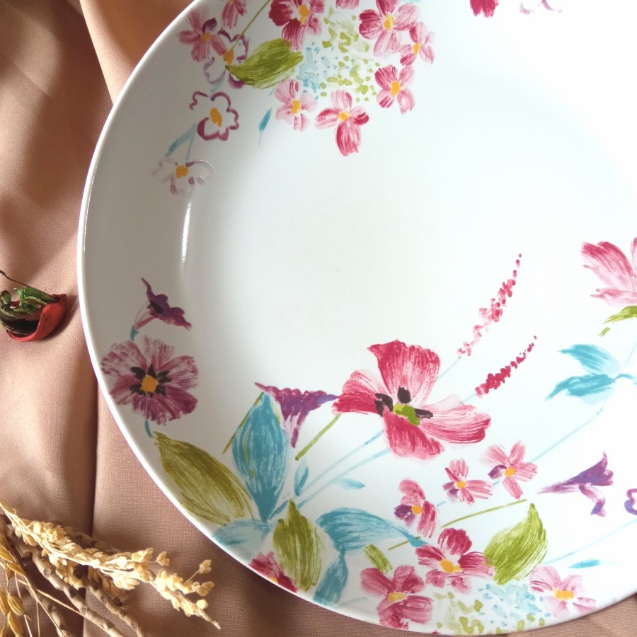 Piring Keramik Putih Motif Bunga Pink Biru Ukuran Besar
