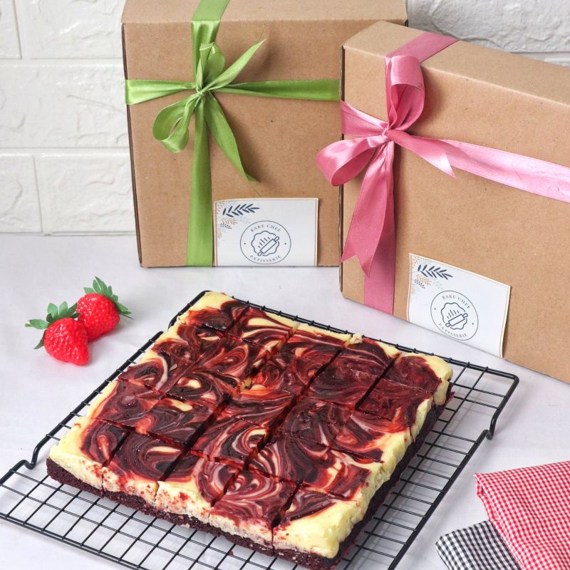 [ TERLARIS TERMURAH TERENAK ] Red Velvet Cheese Brownies Halal , Brownies Panggang Sekat Premium Uku