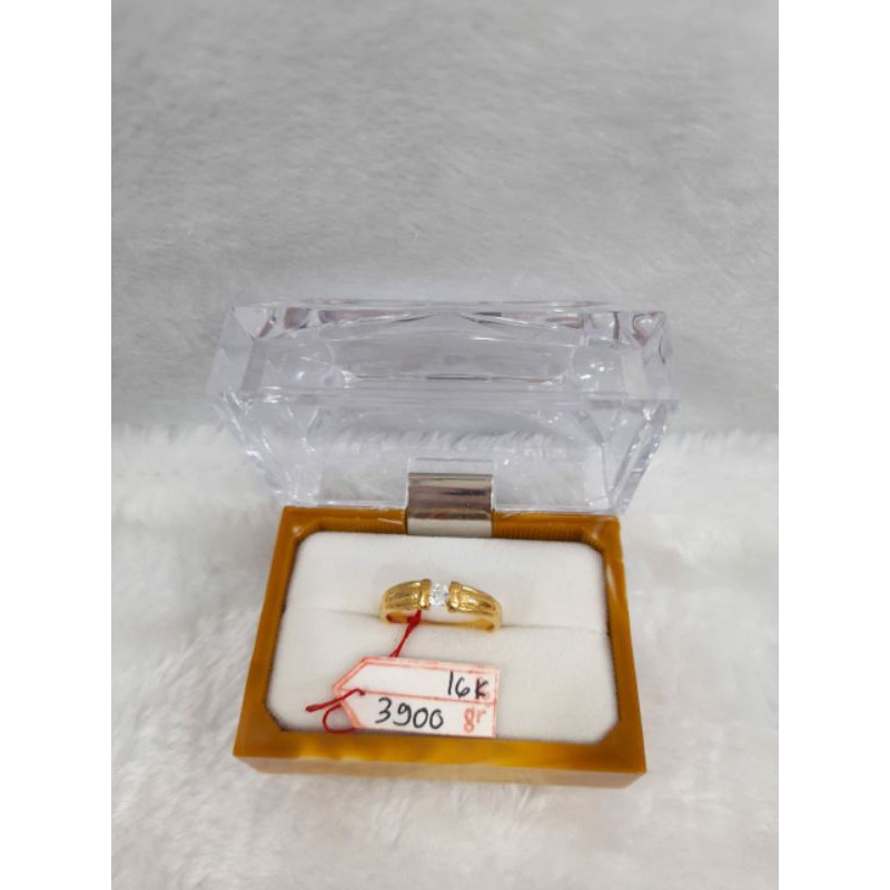 CP1382F325F cincin kawin model persegi permata pasiran emas kuning asli berat 3.900 no 16 kadar 70