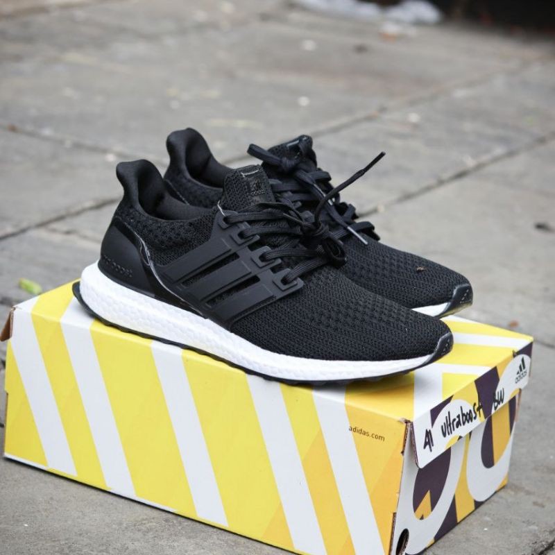 Adidas ultraboost bw / Sepatu adidas / Sepatu pria