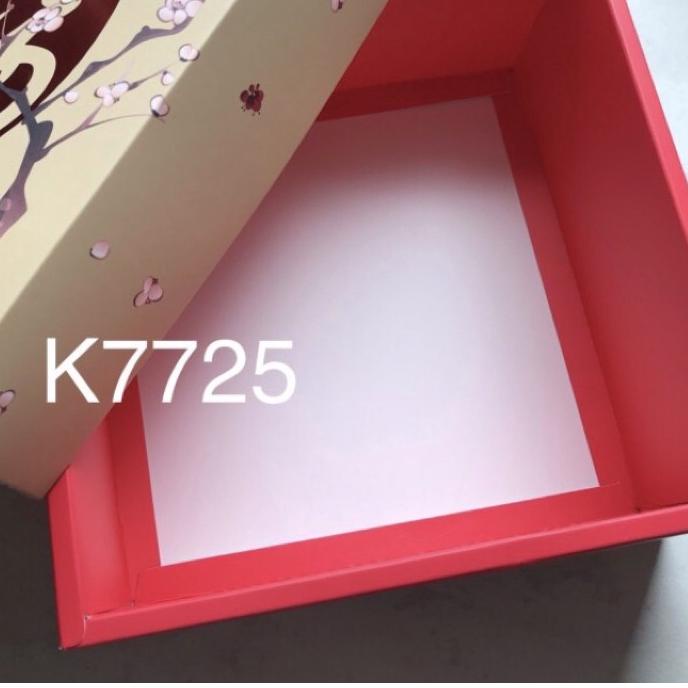 

Pasti Update » K7725 isi 5 Kotak FU Imlek Sincia Sakura Dus Lapis Legit/ Premium K77 PB27*