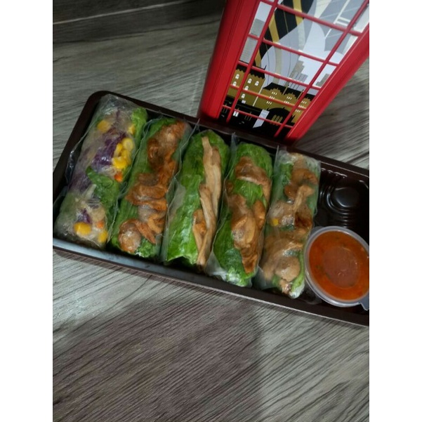 

Salad Spring Roll Chicken