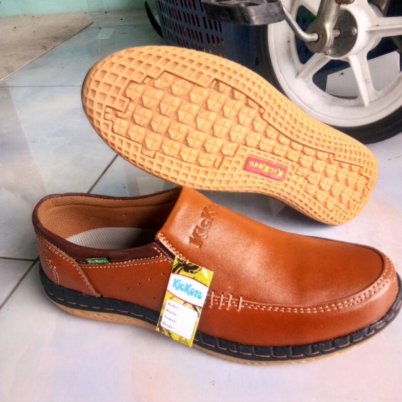 Sepatu casual kulit asli nyaman dipakai slipon kulit asli