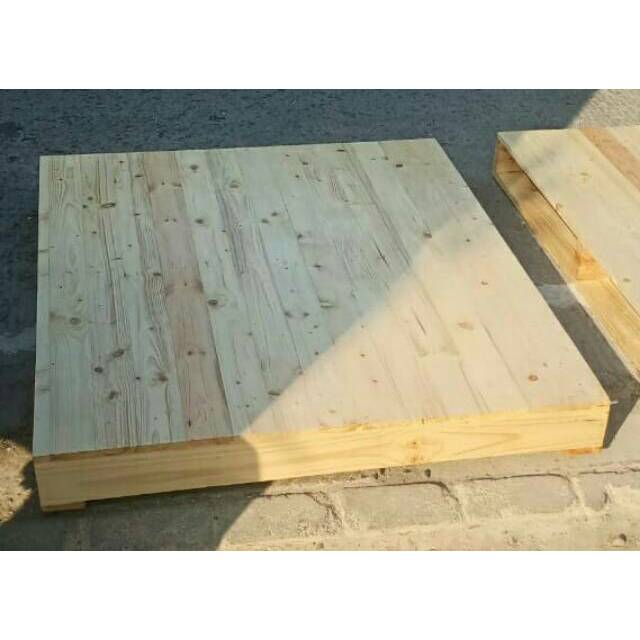 DIPAN PALET KAYU RANJANG 120X100X12CM RAPAT DAN VERNIS