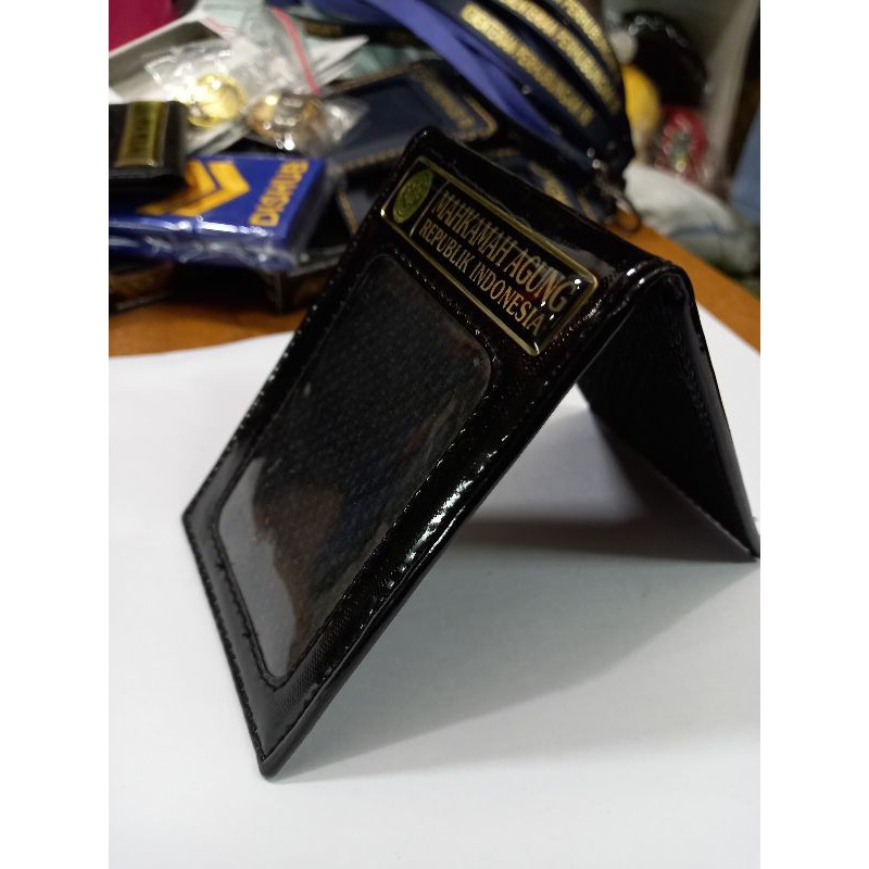 

Name tag Saku MAHKAMAH AGUNG RI RB9