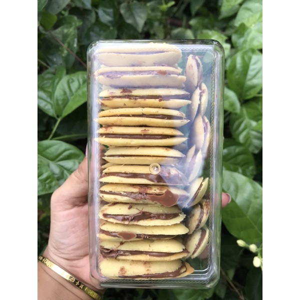 

lidah kucing nutella