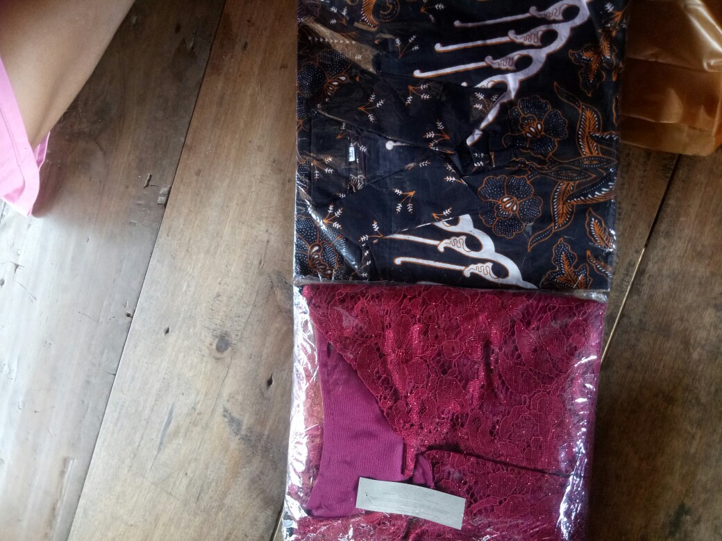 Batik Couple Kebaya Brukat Kancing Depan Busui 2728